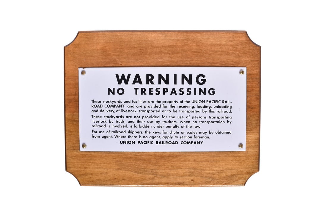 Single sided porcelain (ssp) sign reading "Warning No Trespassing Union Pacific Railroad Company". (1 of 4)