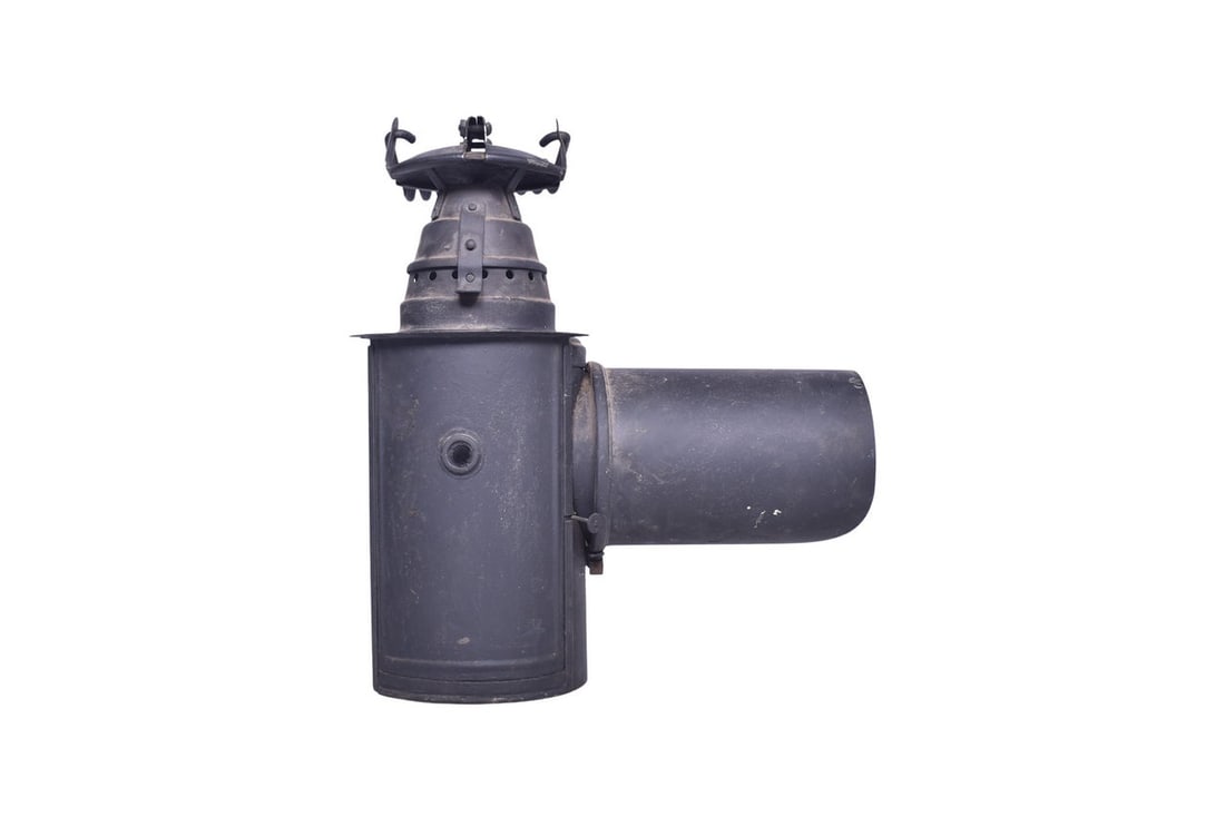 Dressel crossing gate lamp with no railroad markings and a long hood over the lens. Lens hood (1 of 8)