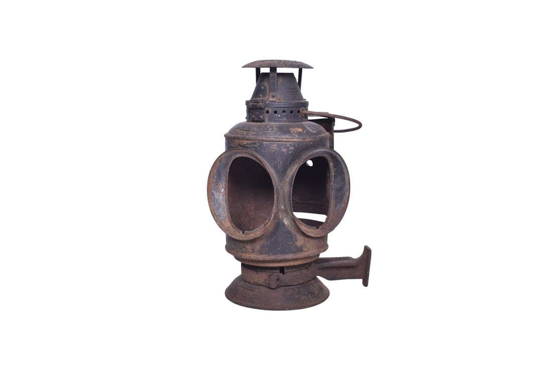 Adlake marker lamp with mounting bracket and a tag on the shoulder reading I RY & T Co. A (1 of 6)