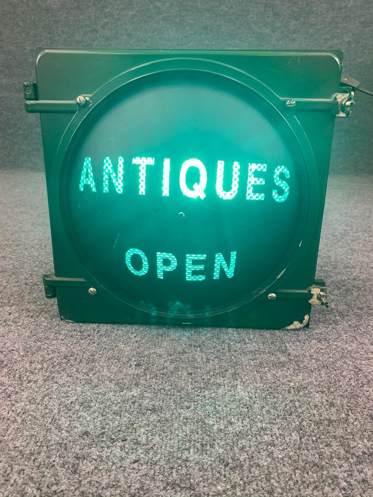 Traffic Light "Antiques Open" Fixture (1 of 3)