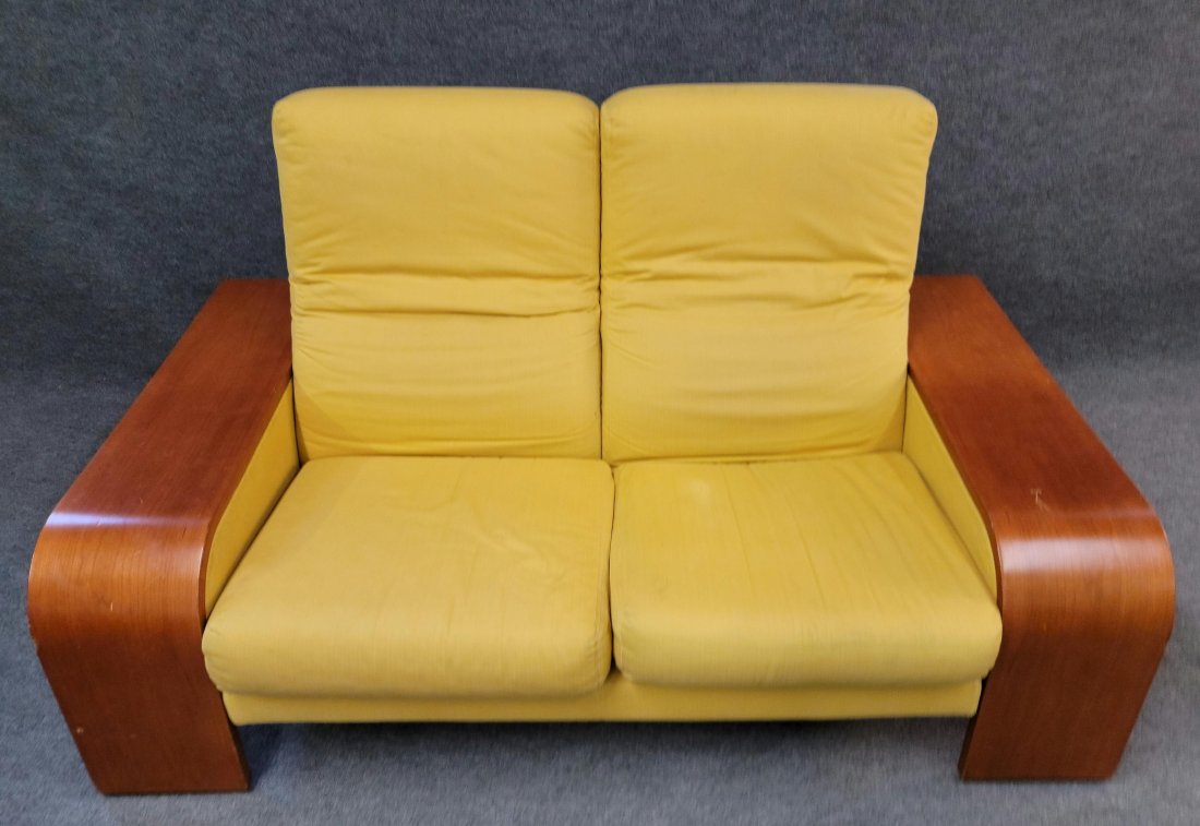 Nube Italian Settee (1 of 7)