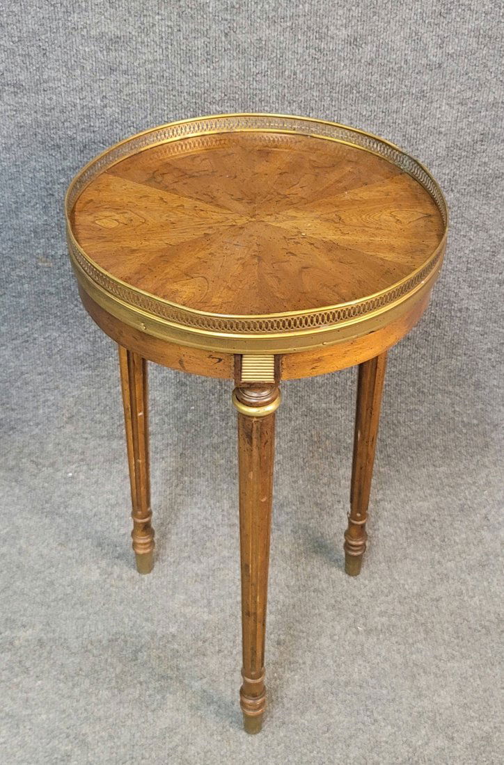 Heritage Hendredon French Louis XVI Side Table (1 of 6)