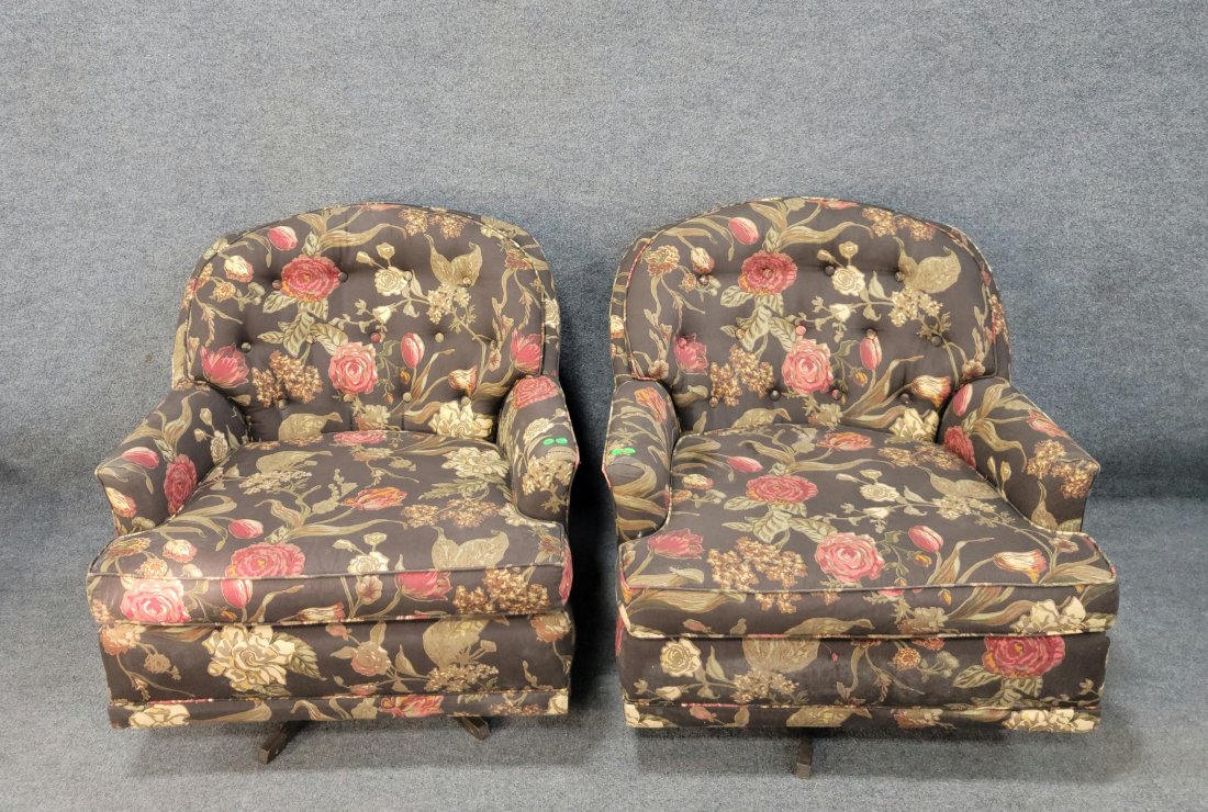 Pair Of Milo Baughman Style Club Chairs: 31.5h, 32w, 35d