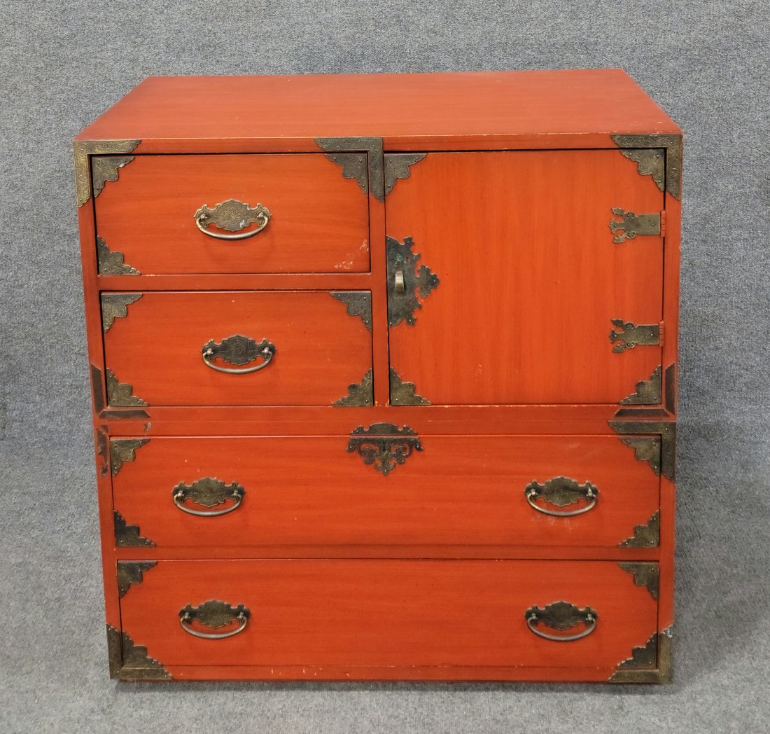 Thomasville Campaign Style Chest: 37.5h, 36w, 17,5d