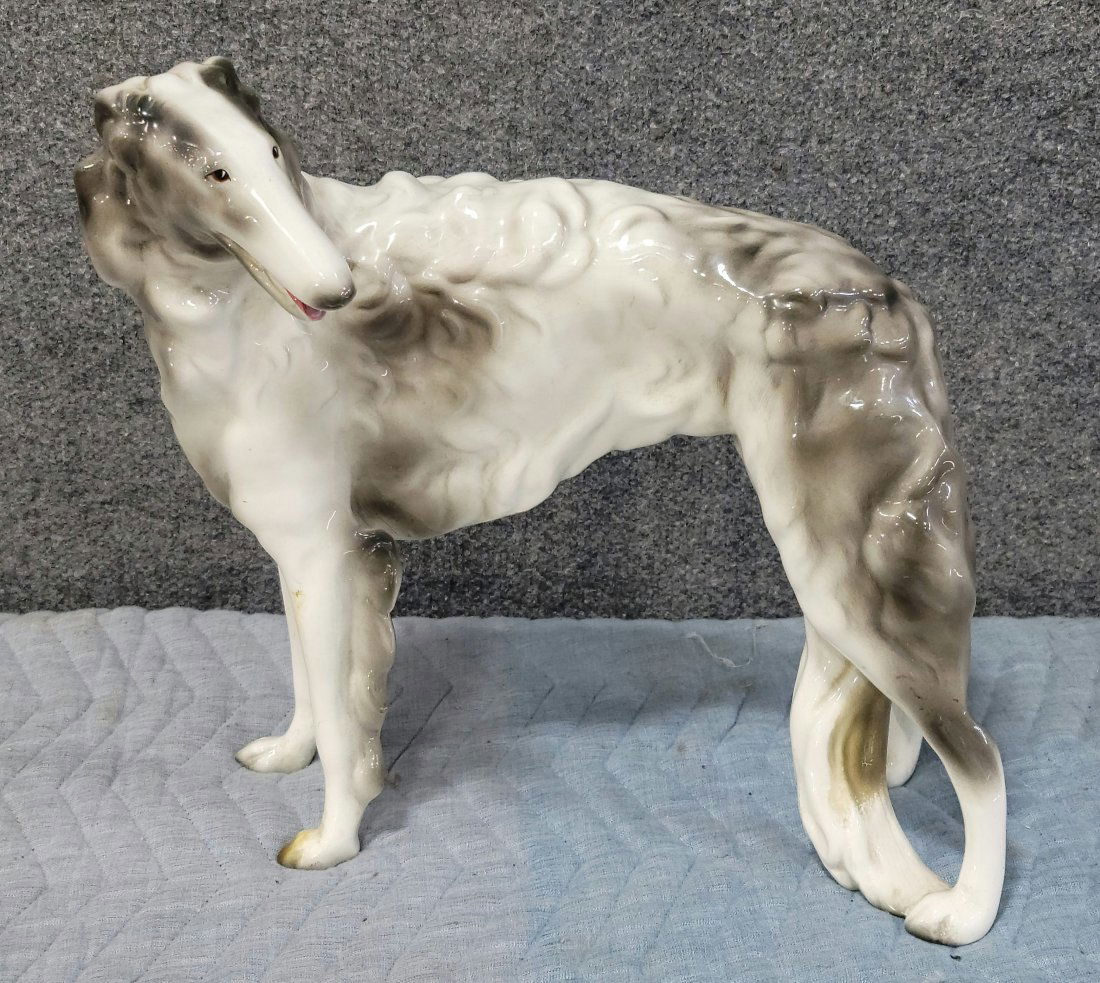 Large Porcelain Dog Goldenscheider Everlast: ---