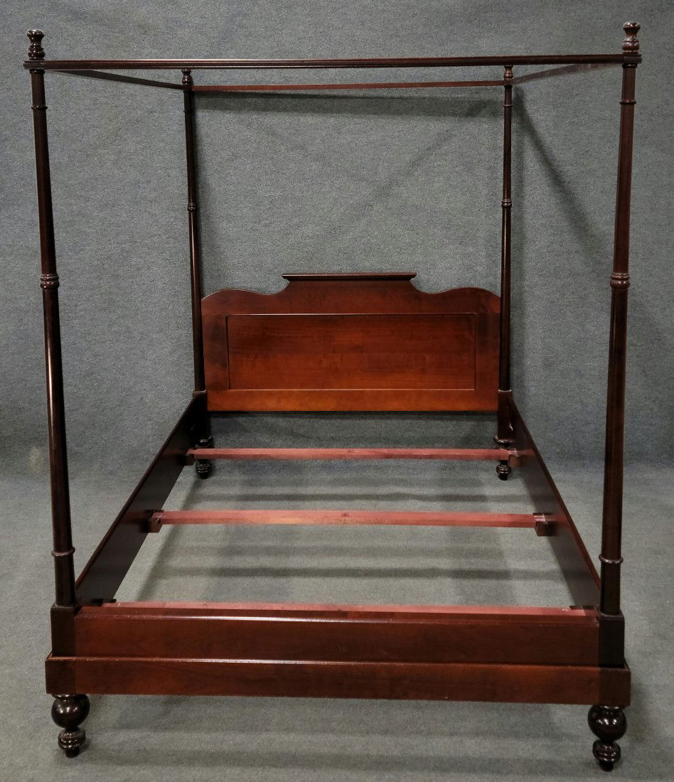 Grange Canopy Bed (Queen Size) (1 of 4)