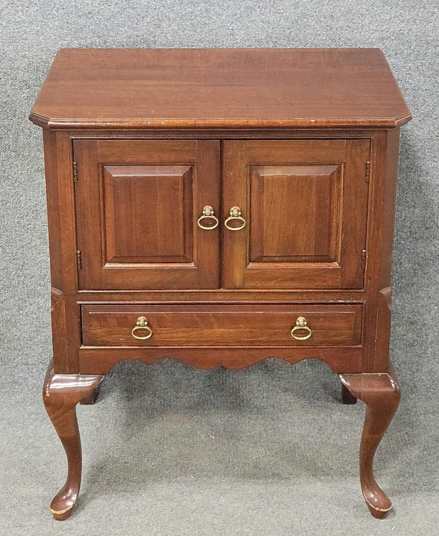 Pennsylvania House Nightstand: 30"H, 31"W, 18.50"D