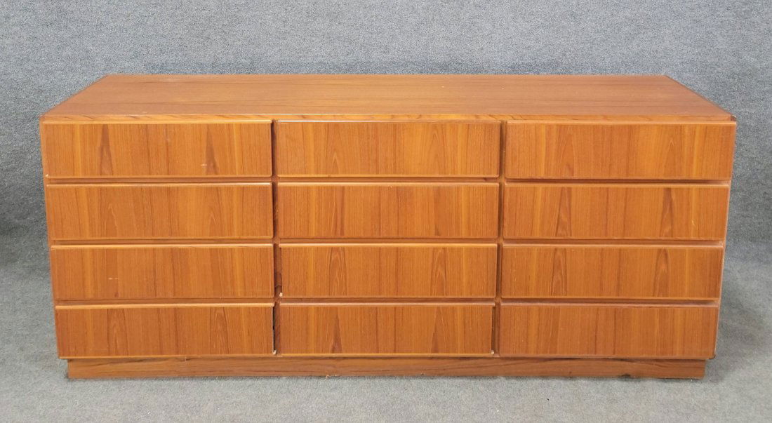 Komfort Made In Denmark Dresser (1 of 6)