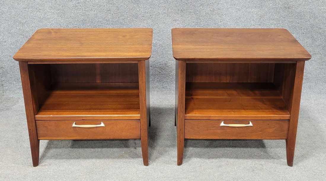 Pair Of Modern Drexel Nightstands (1 of 6)