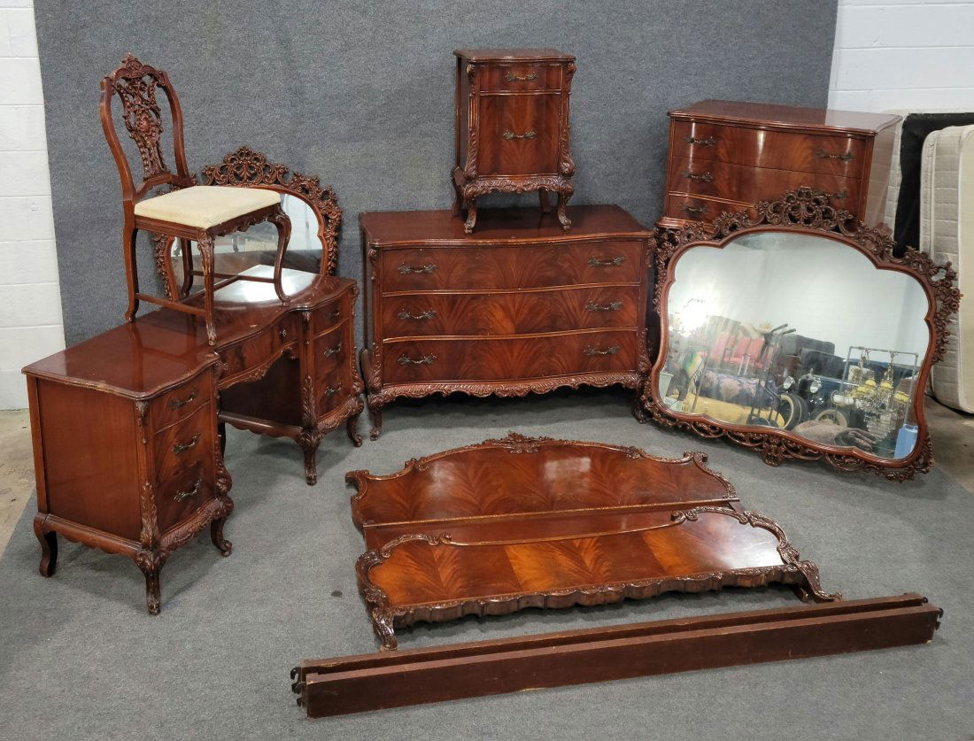 Mahogany 8 Pc. Bedroom Set (1 of 14)