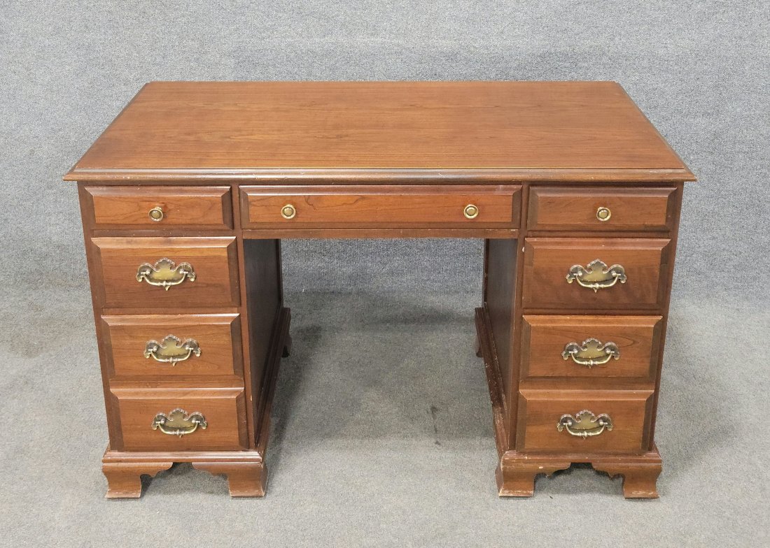Knee Hole Desk: 29.50"H, 45.50"W, 22.75"D
