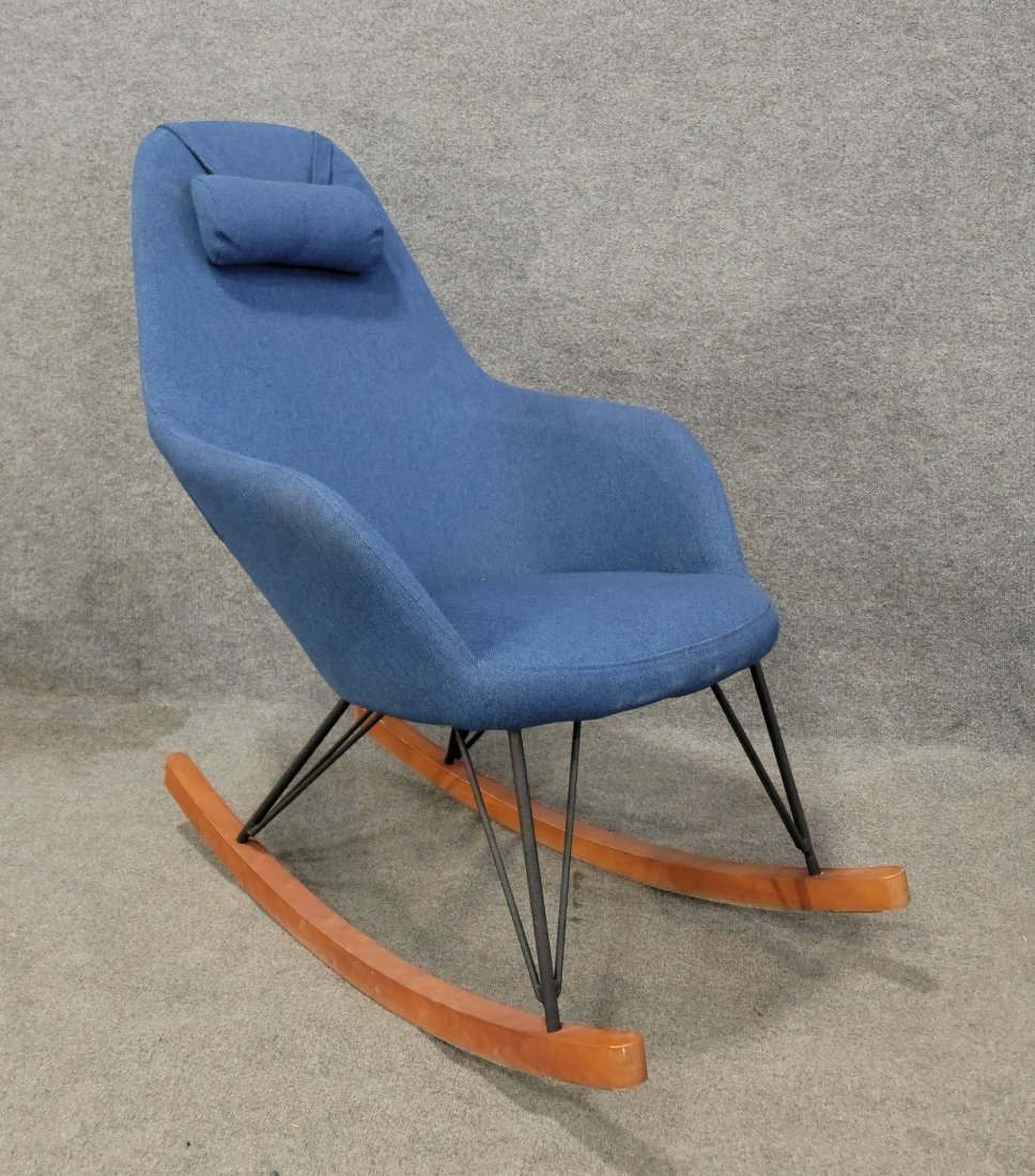 Mid Century Modern Rocking Chair: 41.50"H, 25"W, 41"D, 17.50"SH