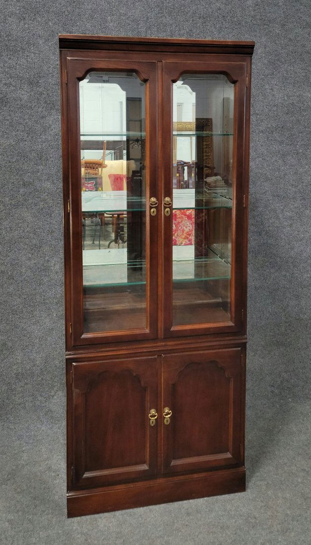 Drexel Curio Cabinet (1 of 6)