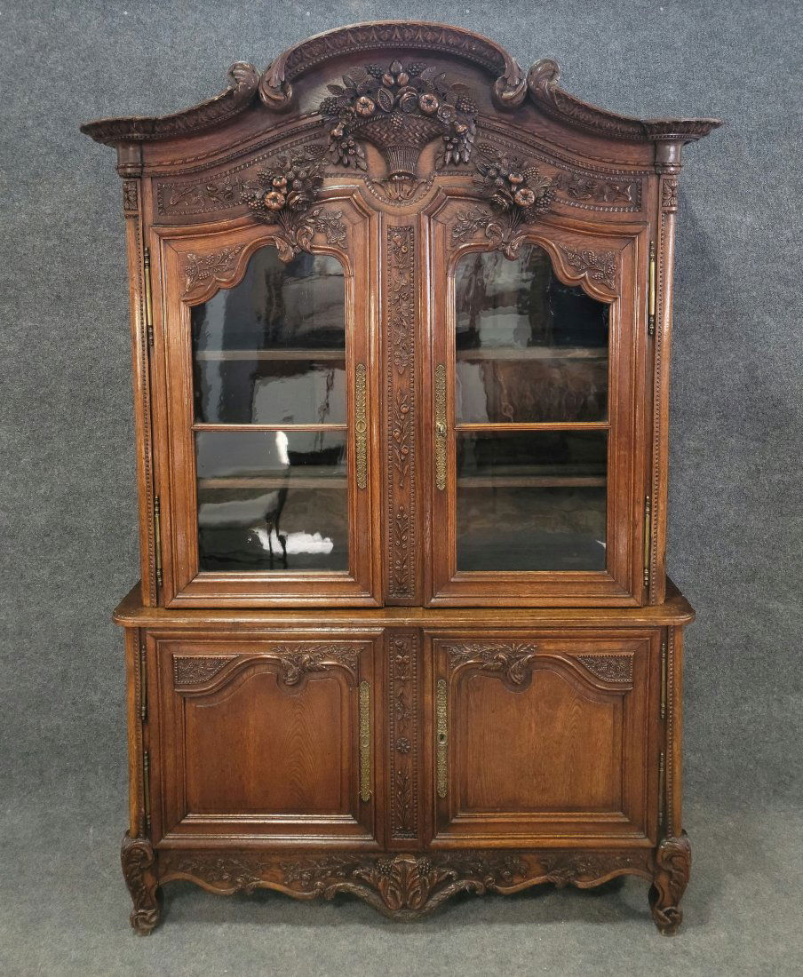 Antique Cabinet (1 of 5)