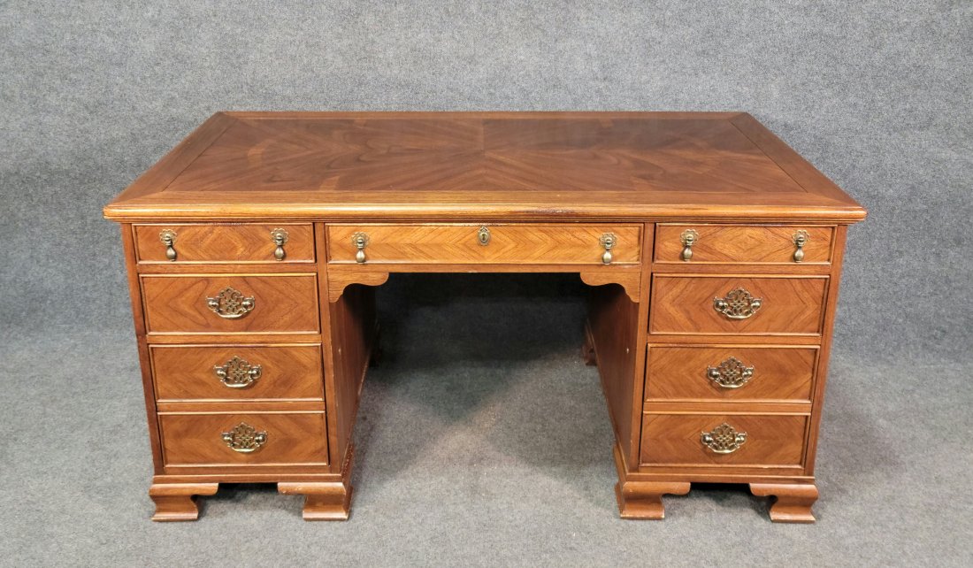 Clean Knee Hole Desk: 30.25"H, 60"W, 30"D
