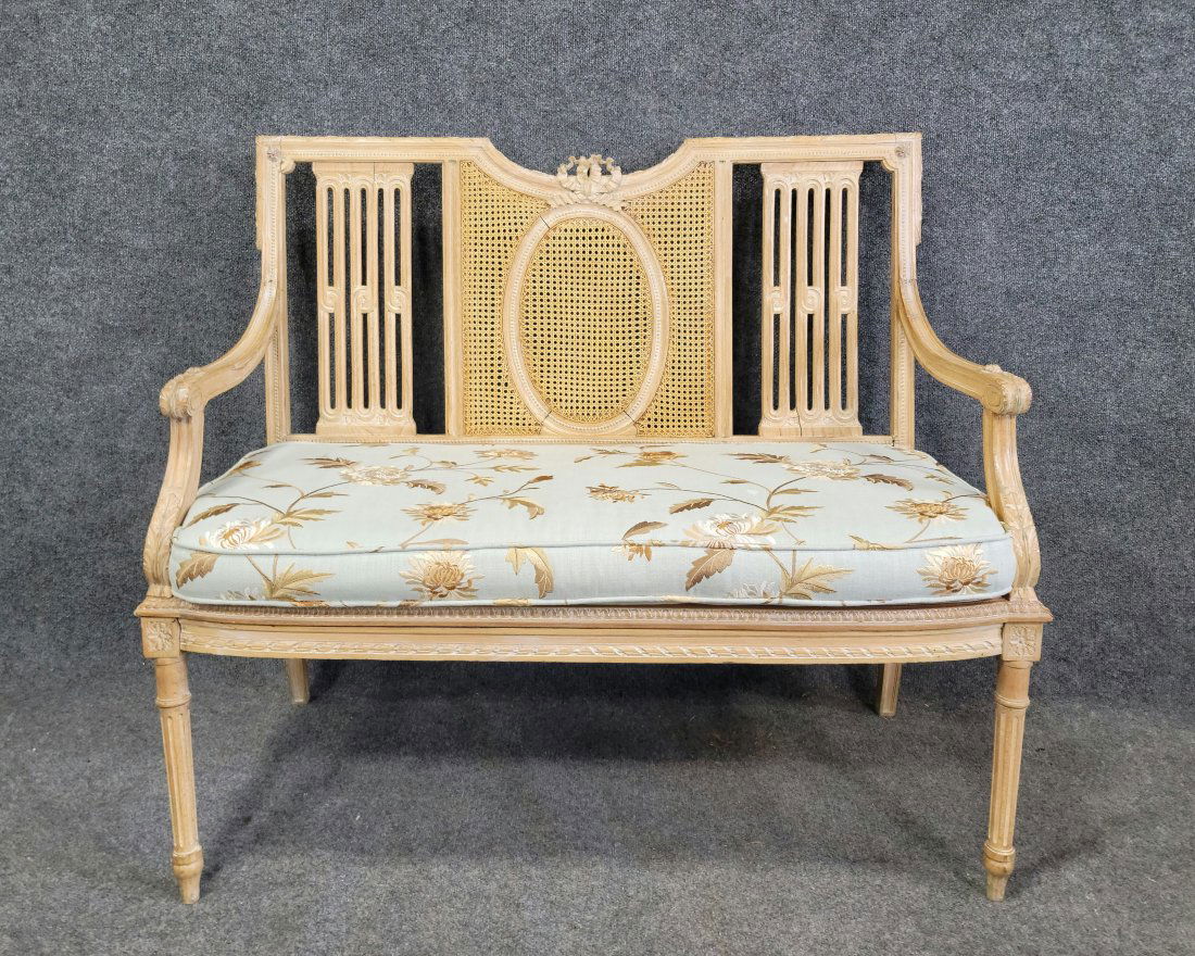 French Settee (1 of 6)