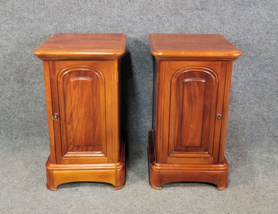 Pair Of English Style Stands (1 of 6)