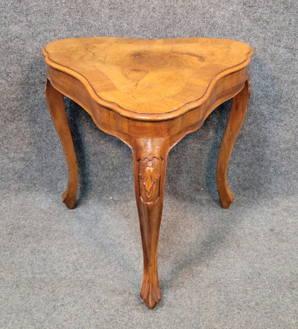 Inlaid Corner Chair: 19"H, 21"W, 18.50"D