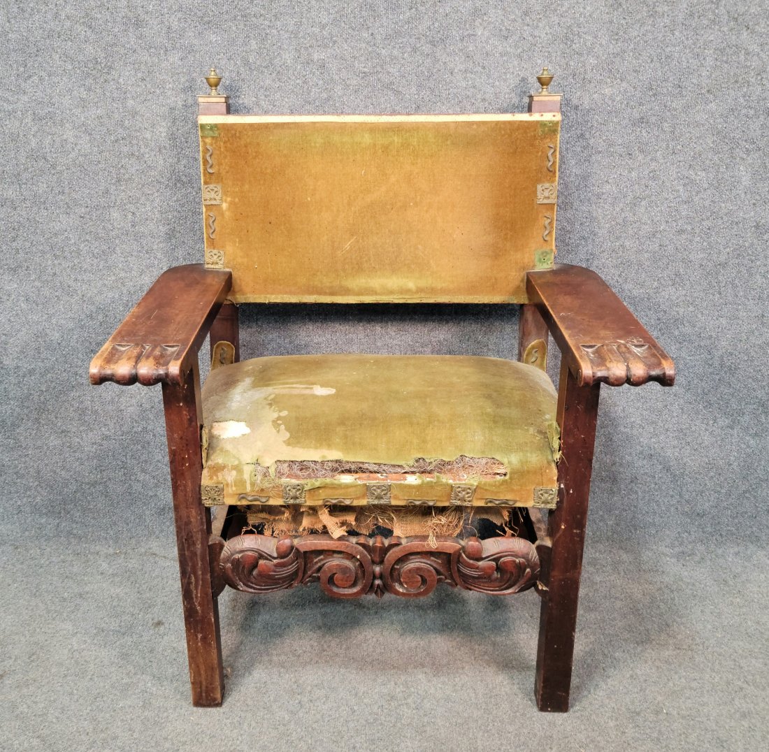 Italian Arm Chair: 40.25"H, 31.25"W, 20.50"D, 18.50"SH