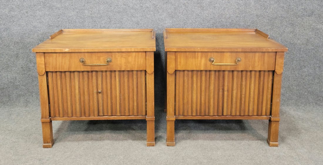 Pair Of Henredon Nightstands (1 of 7)