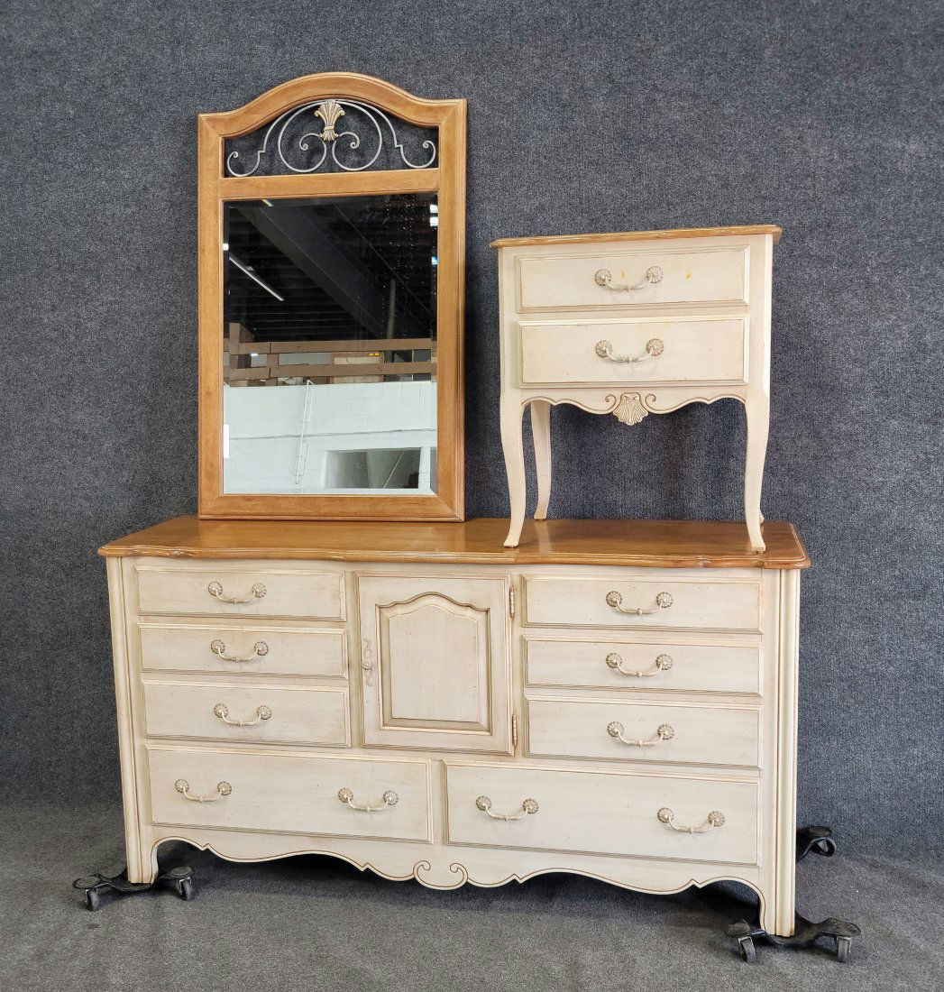 3 Piece Ethan Allen Bedroom Set (1 of 10)