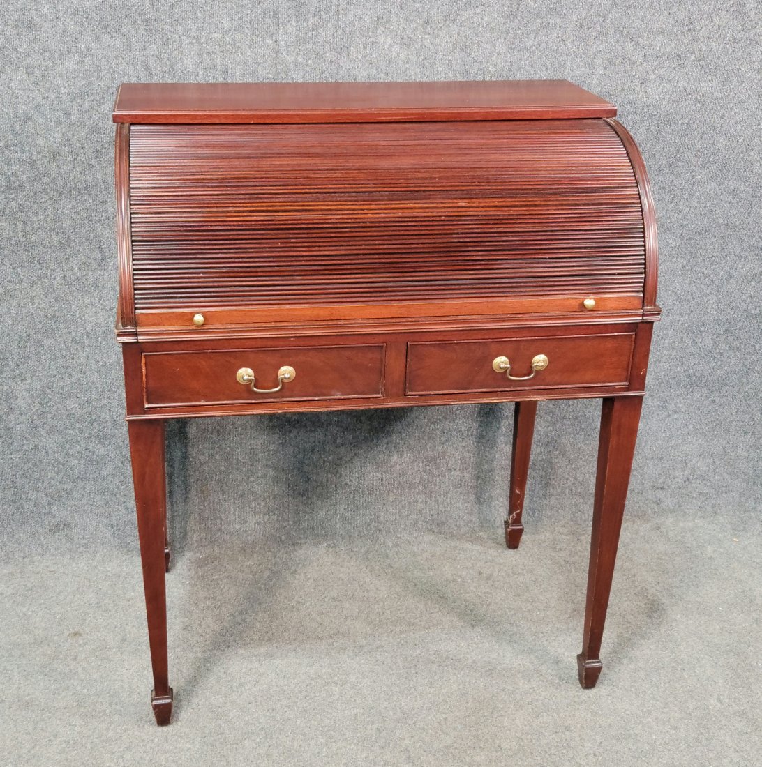 Cylinder Custom Desk: 40"H, 32.75"W, 20"D