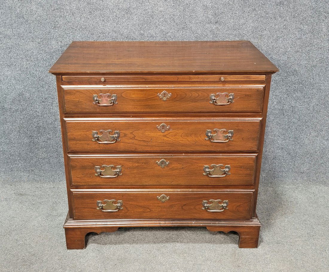 Pennsylvania House Bachelors Chest (1 of 7)