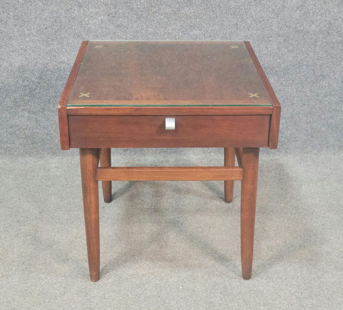 American Of Martinsville Mid Century End Table (1 of 7)