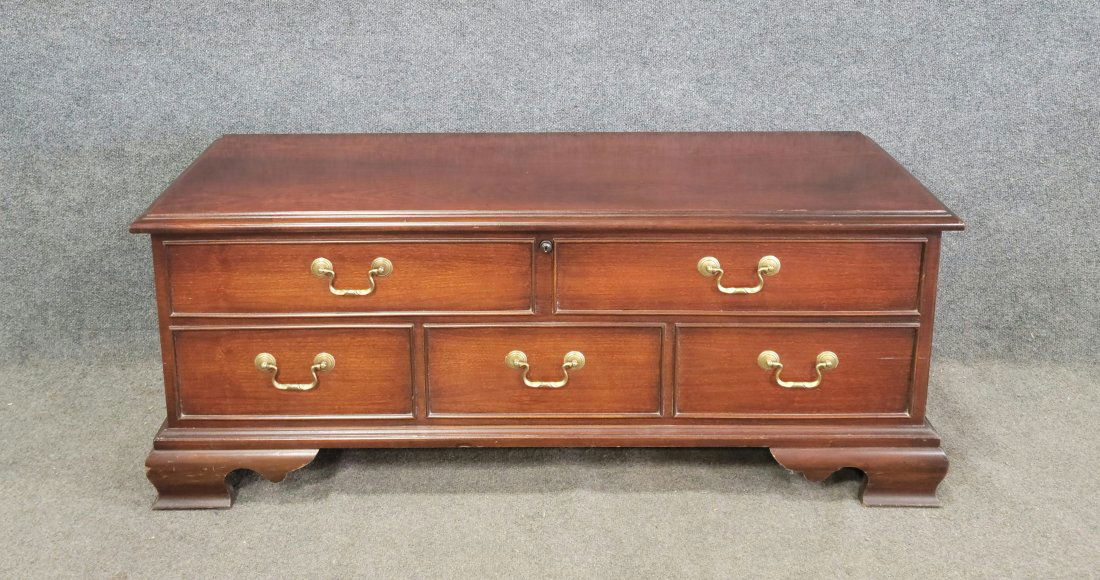 Lane Mahogany Cedar Chest (1 of 7)