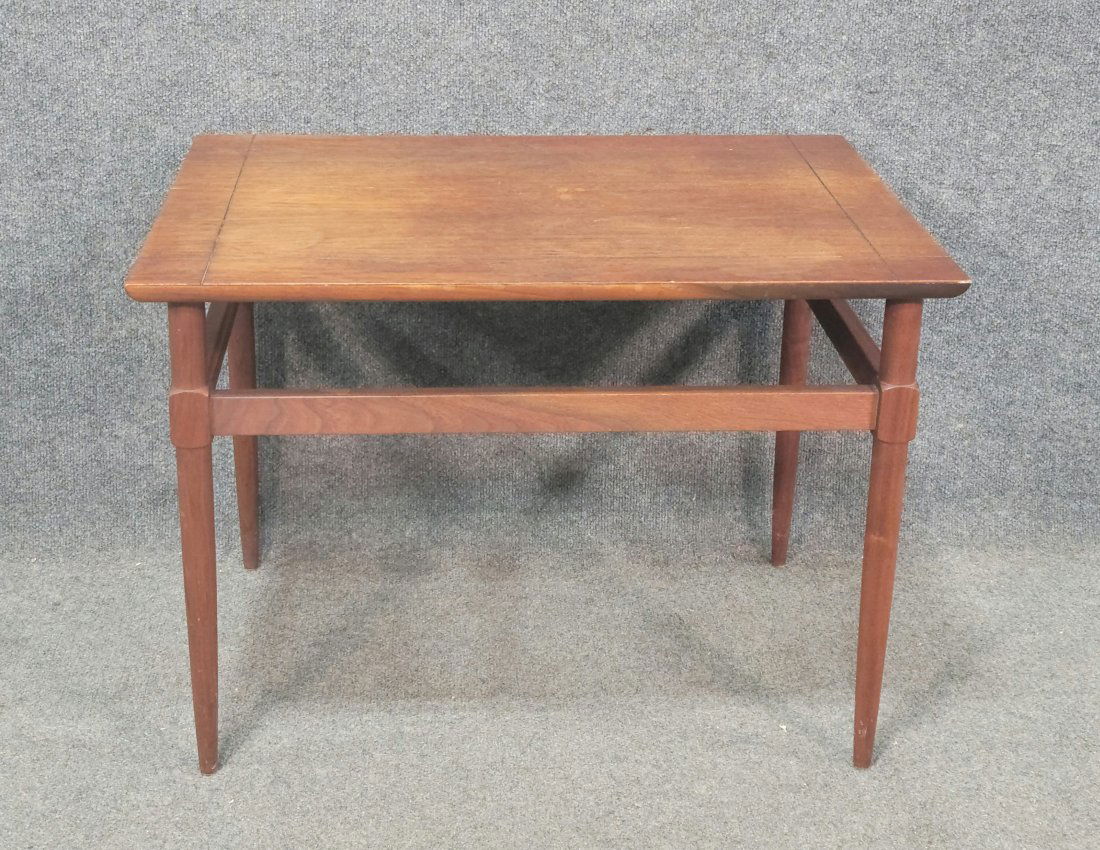 Mid Century End Table (1 of 5)
