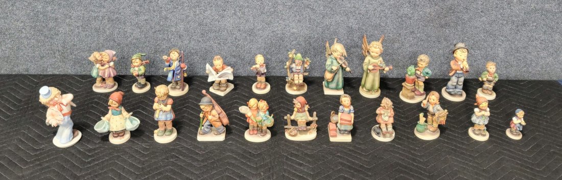 Lot Of 22 Hummels: BOX LOT