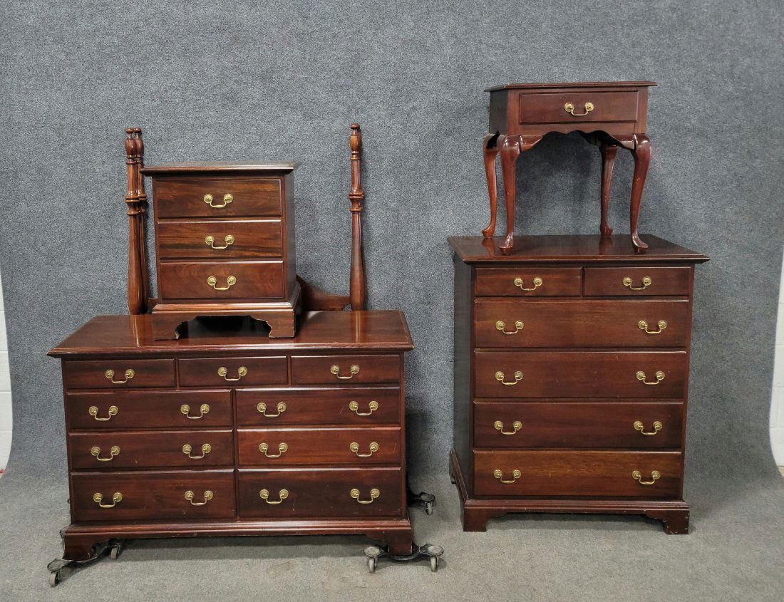 5 Piece Bedroom Set (1 of 6)