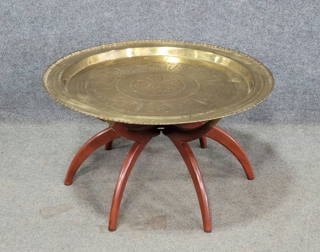 Mid Century Spider Table With Tray Top: 17.50"H, 31.50"Diameter