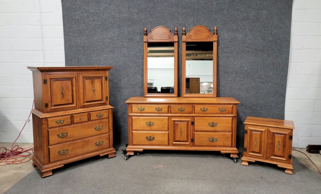 5 Piece Maple Bedroom Set (1 of 9)