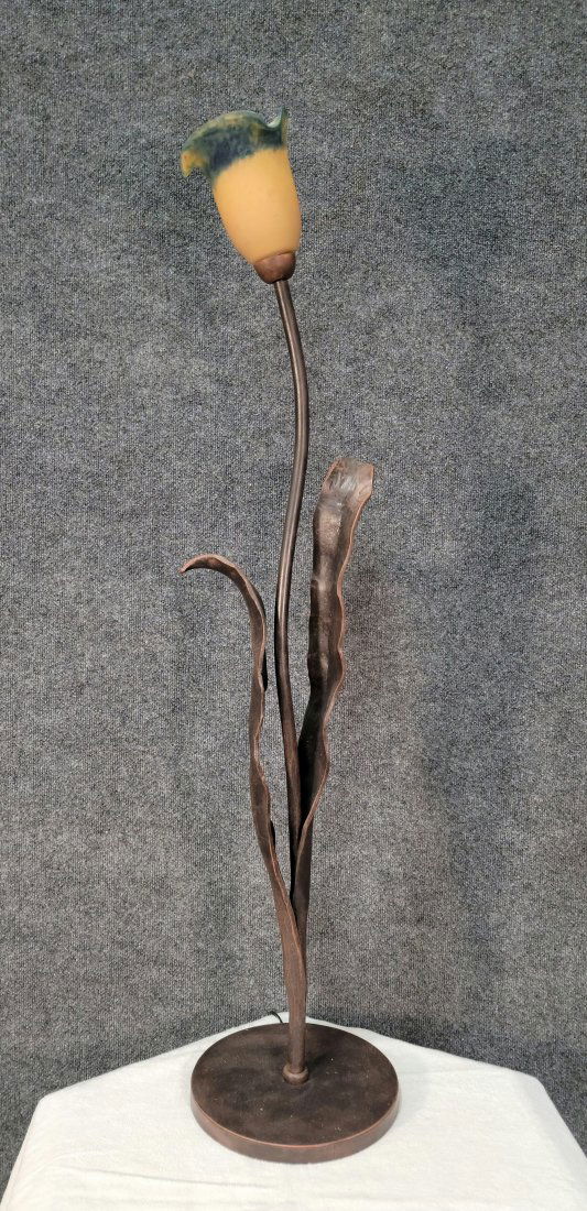 Large Tiffany Style Lamp (1 of 3)