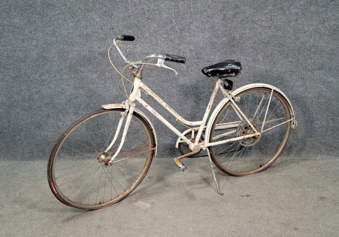 Antique Schwinn Bike (1 of 5)