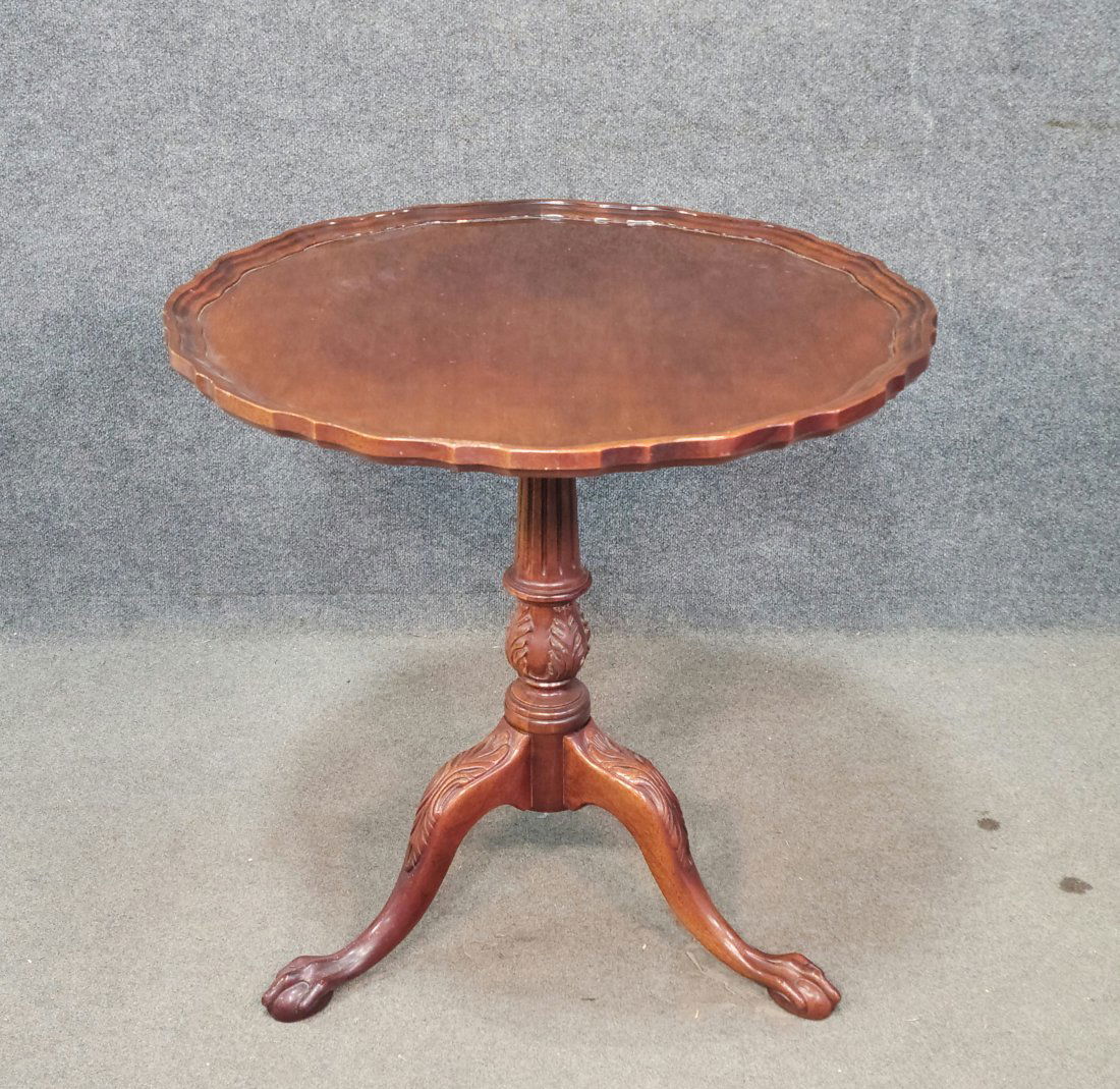 Mahogany Custom Tilt Top Table HICKORY CHAIR CO. (1 of 4)