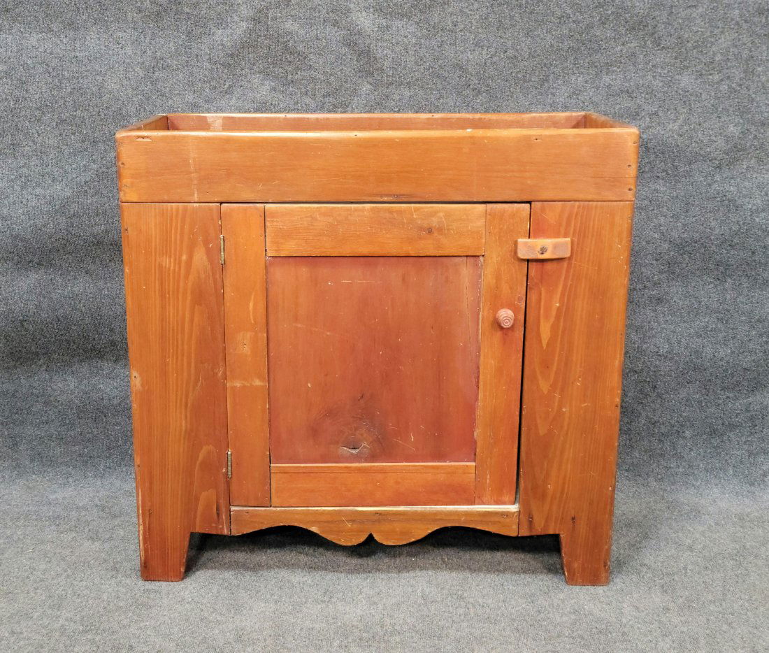 Antique Washstand (1 of 6)