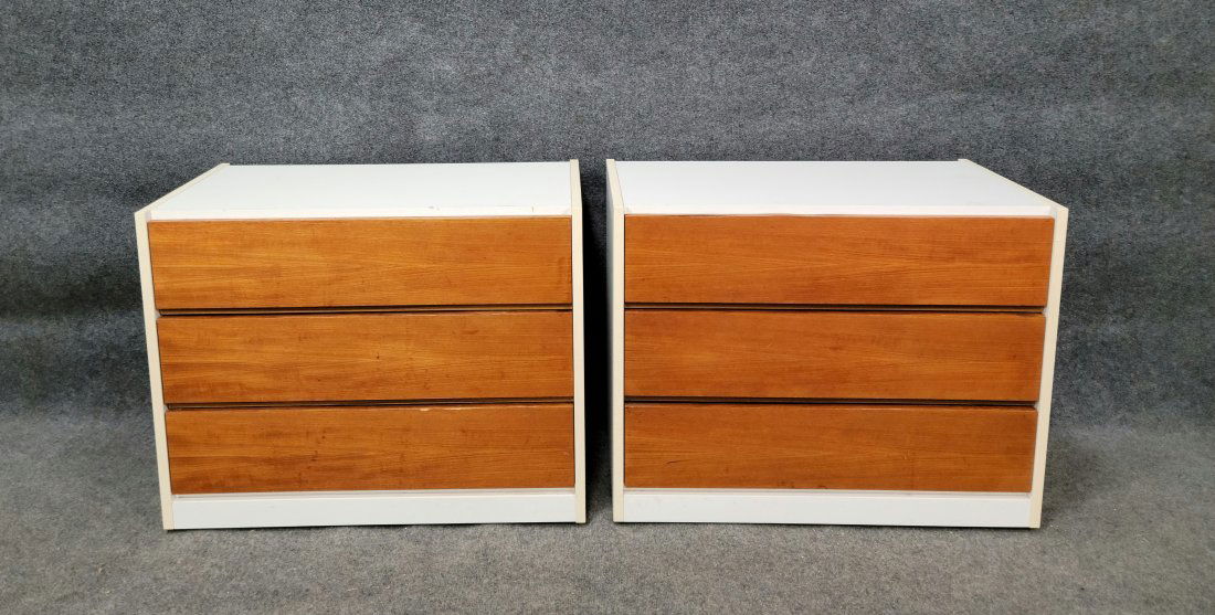 Pair Of Modern Design Nightstands (1 of 5)