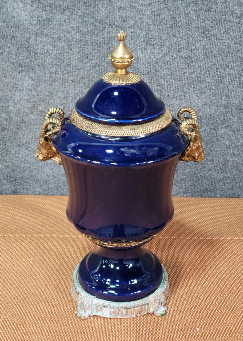 Rams Head Urn (1 of 4)