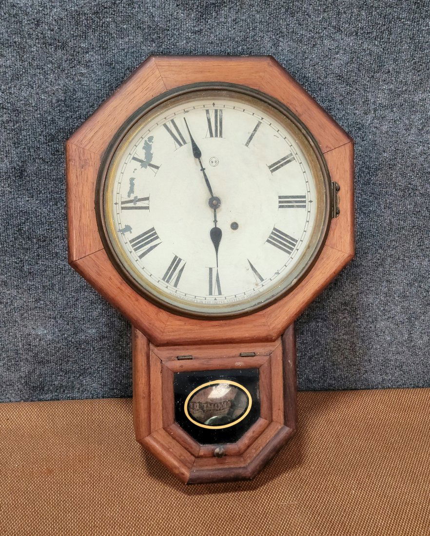 Seth Thomas Antique Clock (1 of 3)