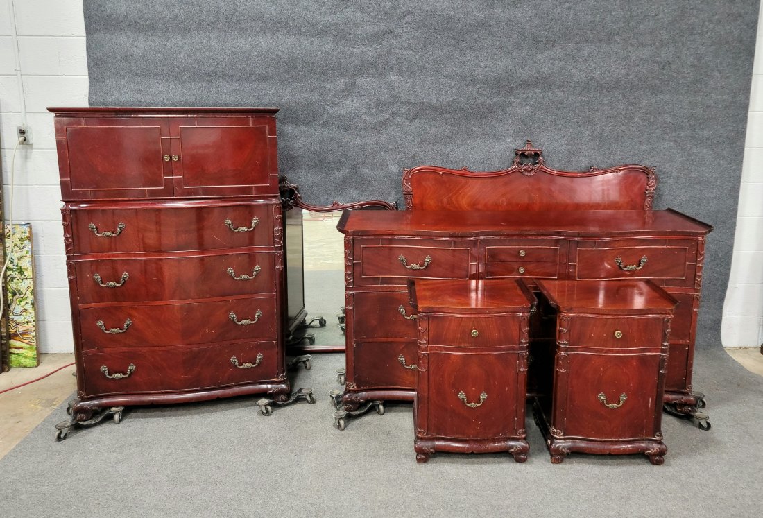 6 Piece Chinese Chippendale Bedroom Set: -