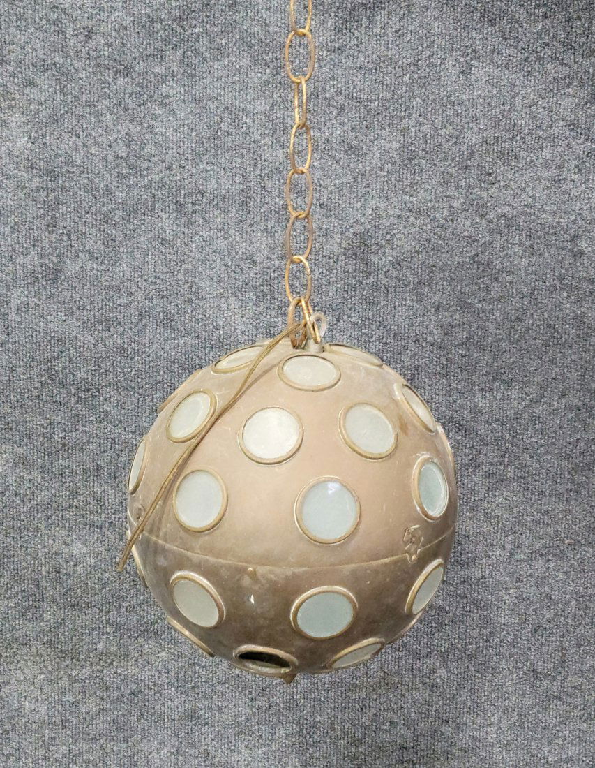 Decorative Chandelier (1 of 2)