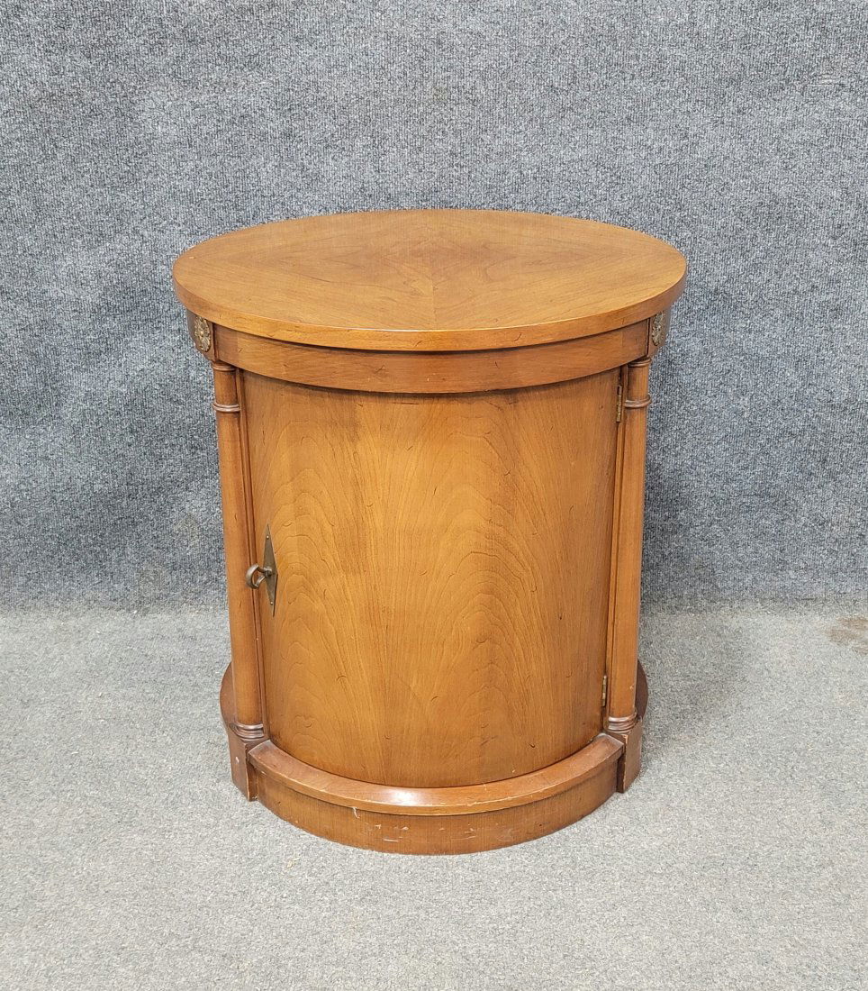 Mid Century End Table (1 of 6)
