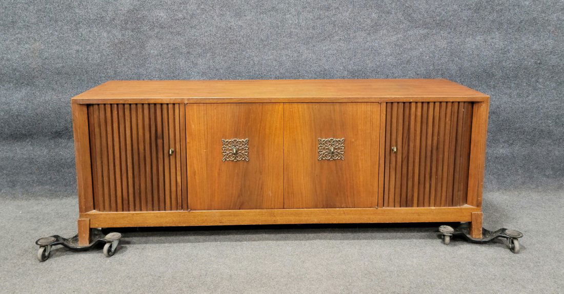 Mid Century TV Stand (1 of 6)