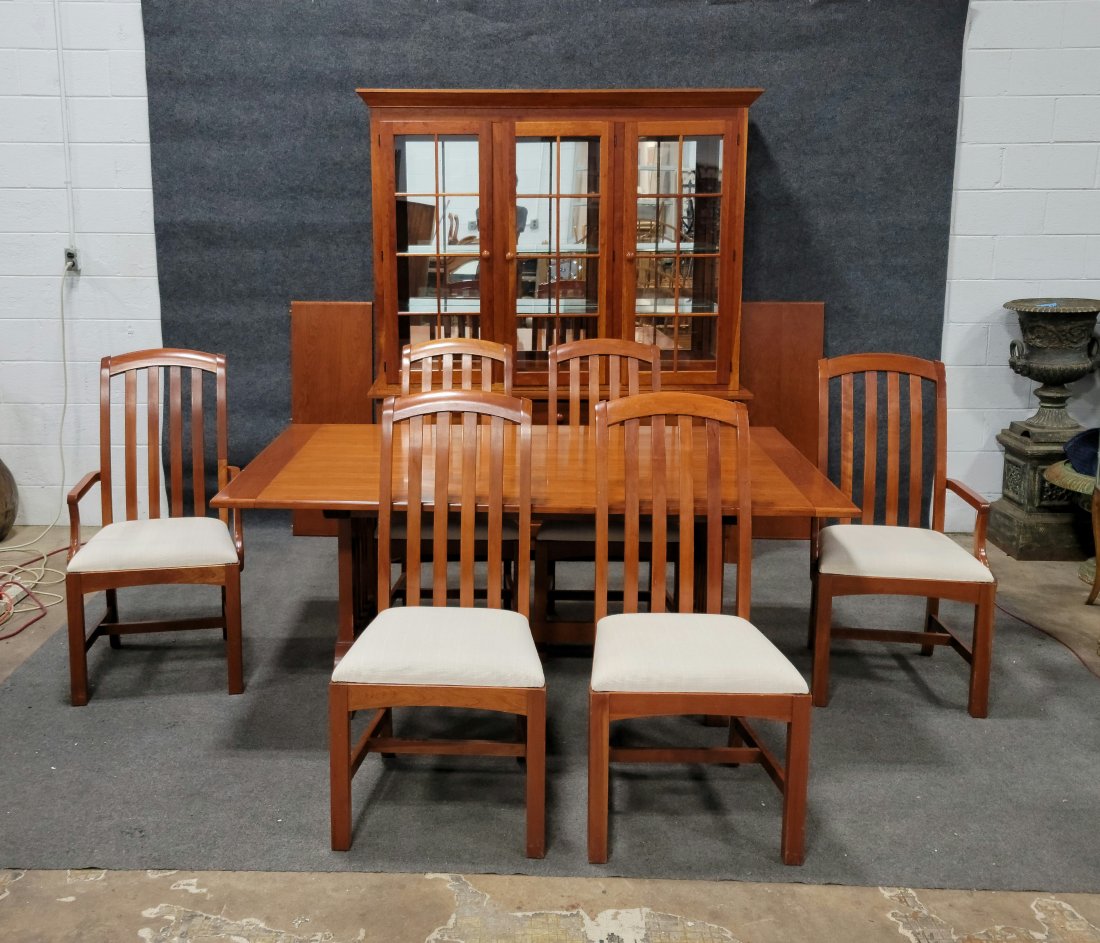 8 Piece Pennsylvania House Dining Room Set: â€”-