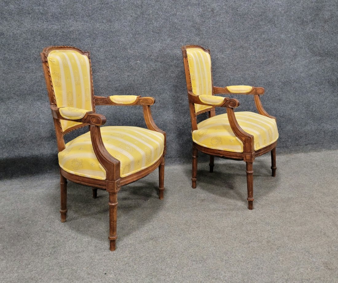 Pair Of French Style Bergeres: 36"H, 24.25"W, 23.25"D, 16.50"SH