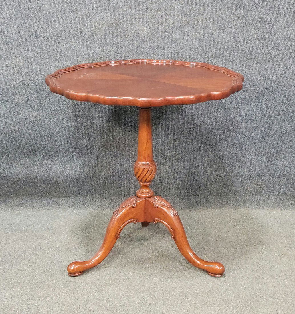 Mahogany Pie Crust Table: 29.50"H, 29"Diameter