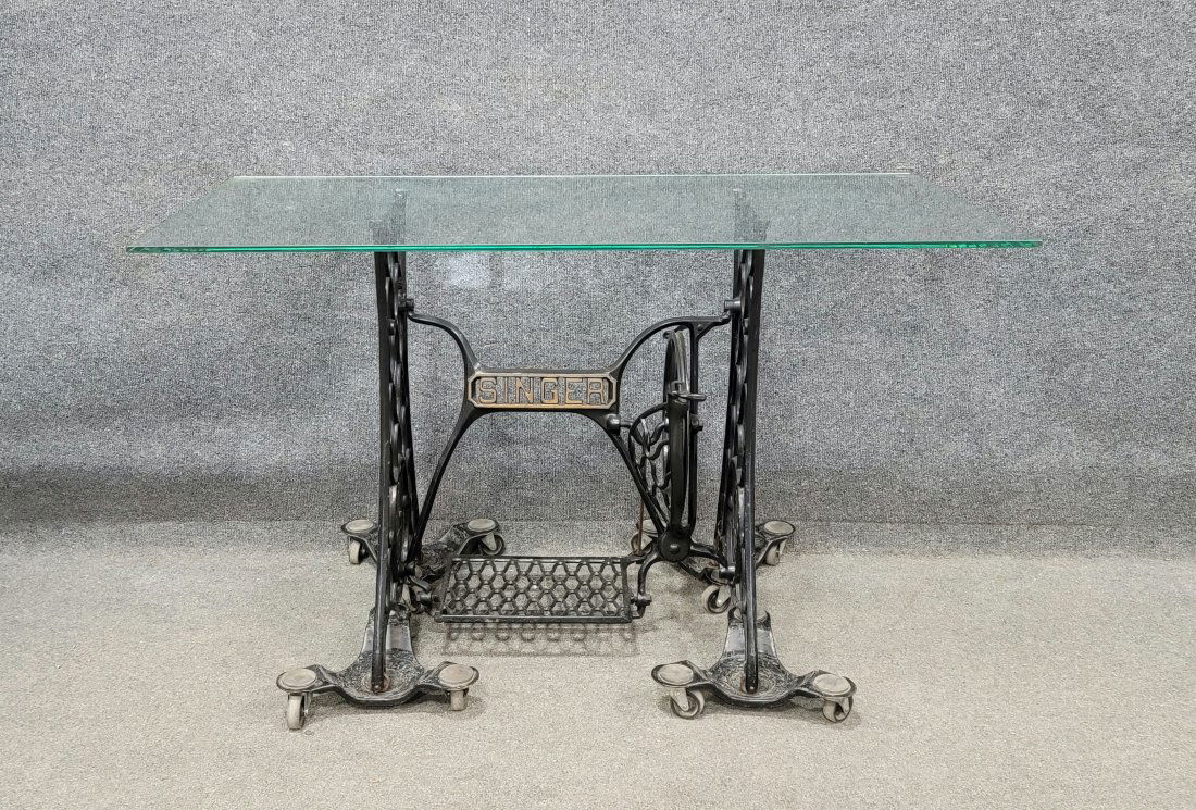 Singer Sewing Machine Base (1 of 6)