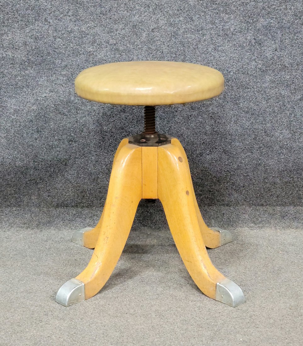 Mid Century Hamilton Mechanical Stool: 19"H, 16"W, 16"D